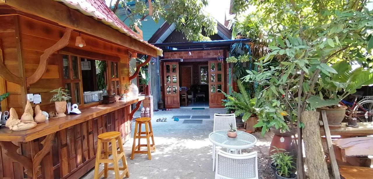 Sun Smile Hostel Ubon Ratchathani Exterior photo
