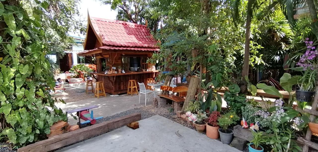 Sun Smile Hostel Ubon Ratchathani Exterior photo