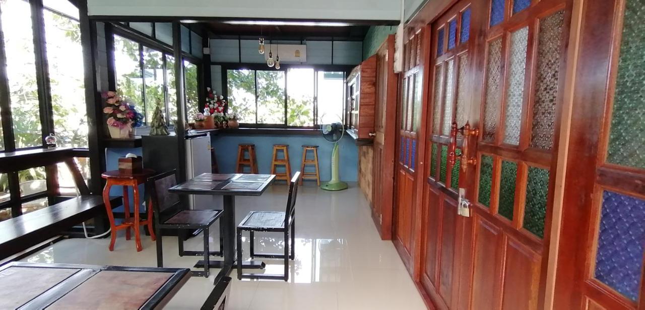Sun Smile Hostel Ubon Ratchathani Exterior photo