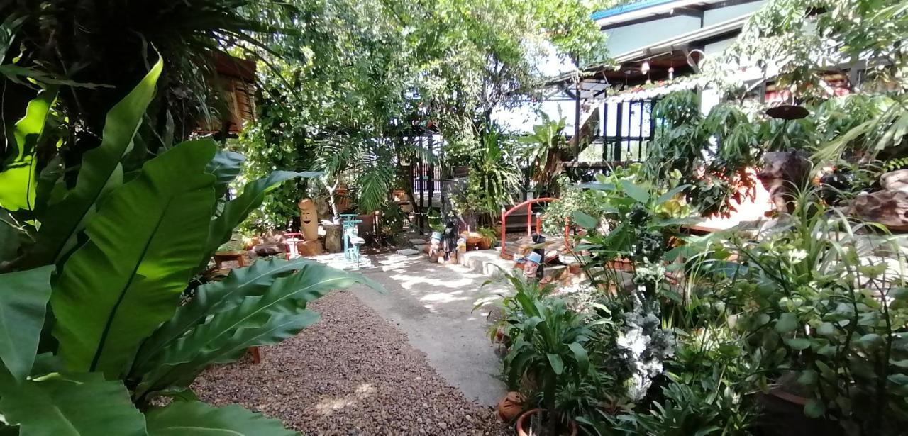 Sun Smile Hostel Ubon Ratchathani Exterior photo