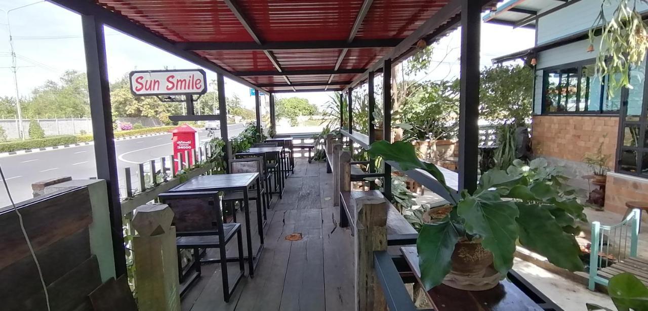 Sun Smile Hostel Ubon Ratchathani Exterior photo