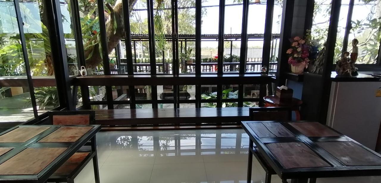 Sun Smile Hostel Ubon Ratchathani Exterior photo
