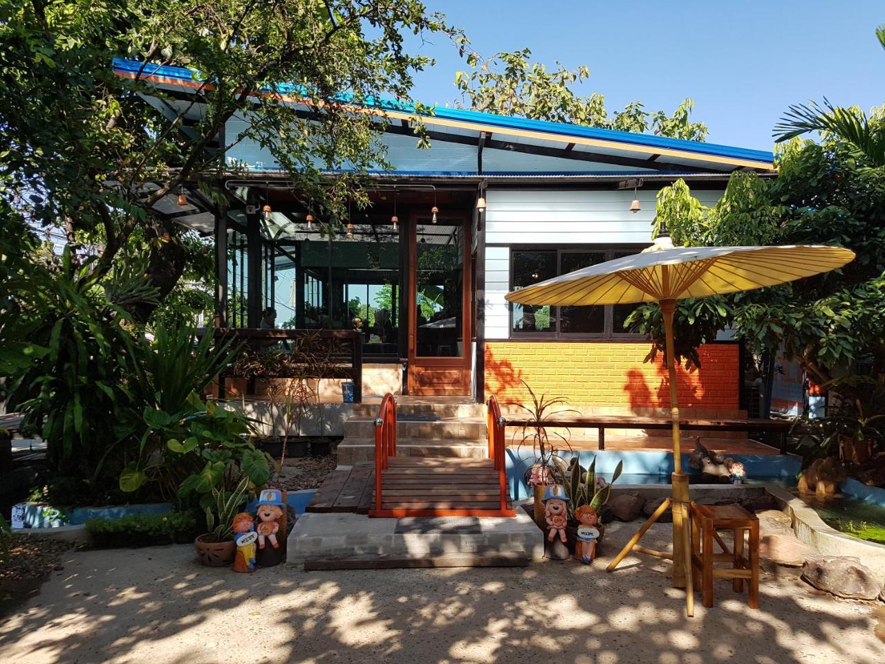 Sun Smile Hostel Ubon Ratchathani Exterior photo