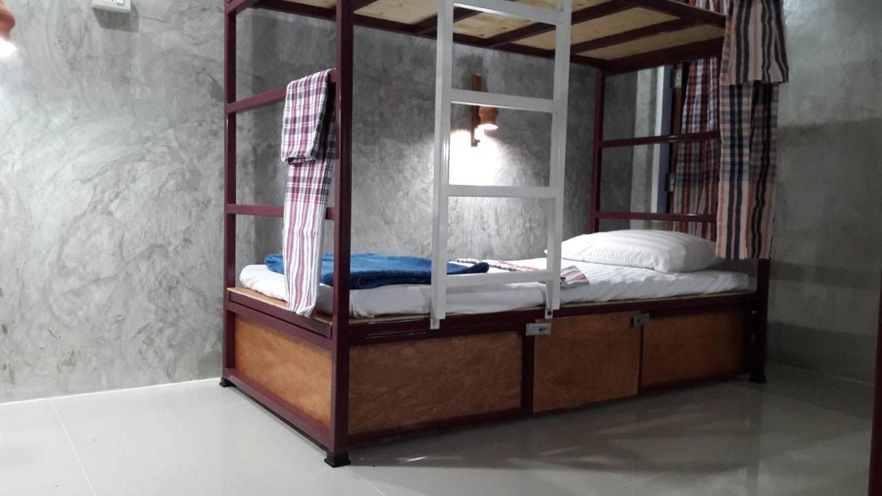 Sun Smile Hostel Ubon Ratchathani Exterior photo