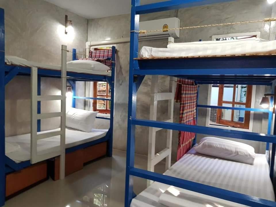 Sun Smile Hostel Ubon Ratchathani Exterior photo