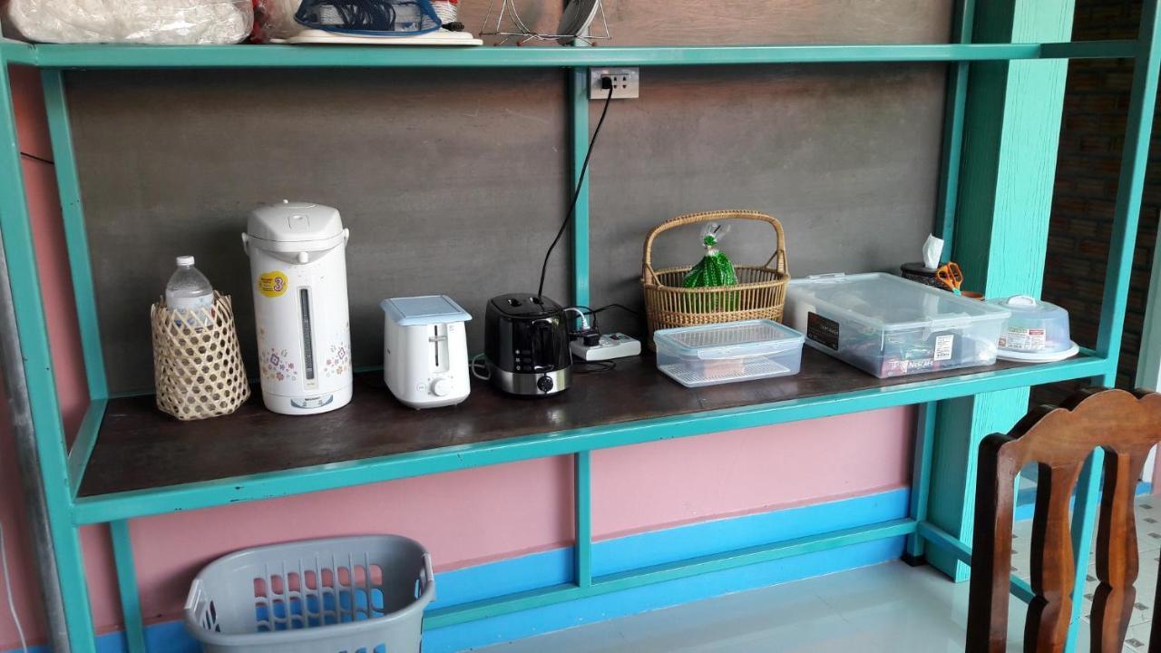 Sun Smile Hostel Ubon Ratchathani Exterior photo