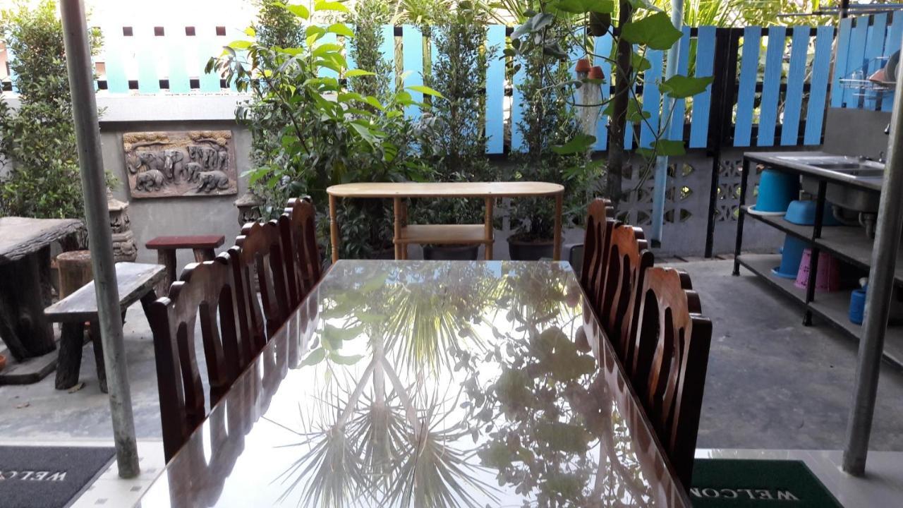 Sun Smile Hostel Ubon Ratchathani Exterior photo