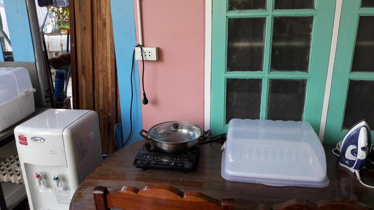 Sun Smile Hostel Ubon Ratchathani Exterior photo