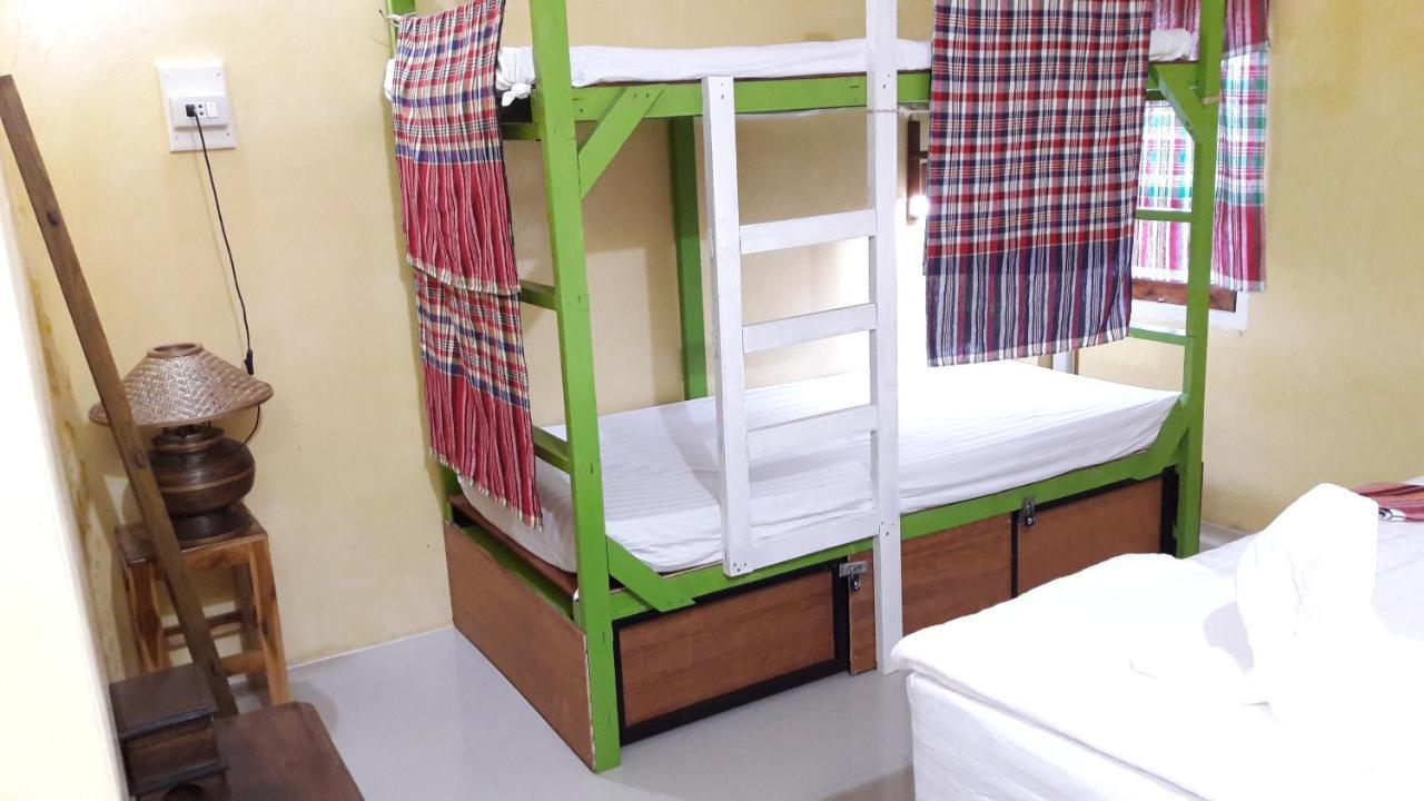 Sun Smile Hostel Ubon Ratchathani Exterior photo