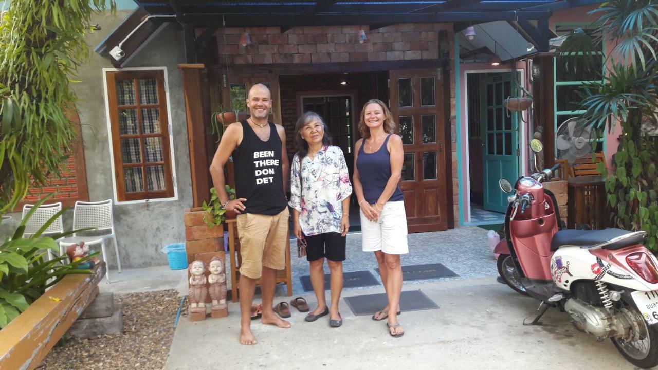 Sun Smile Hostel Ubon Ratchathani Exterior photo