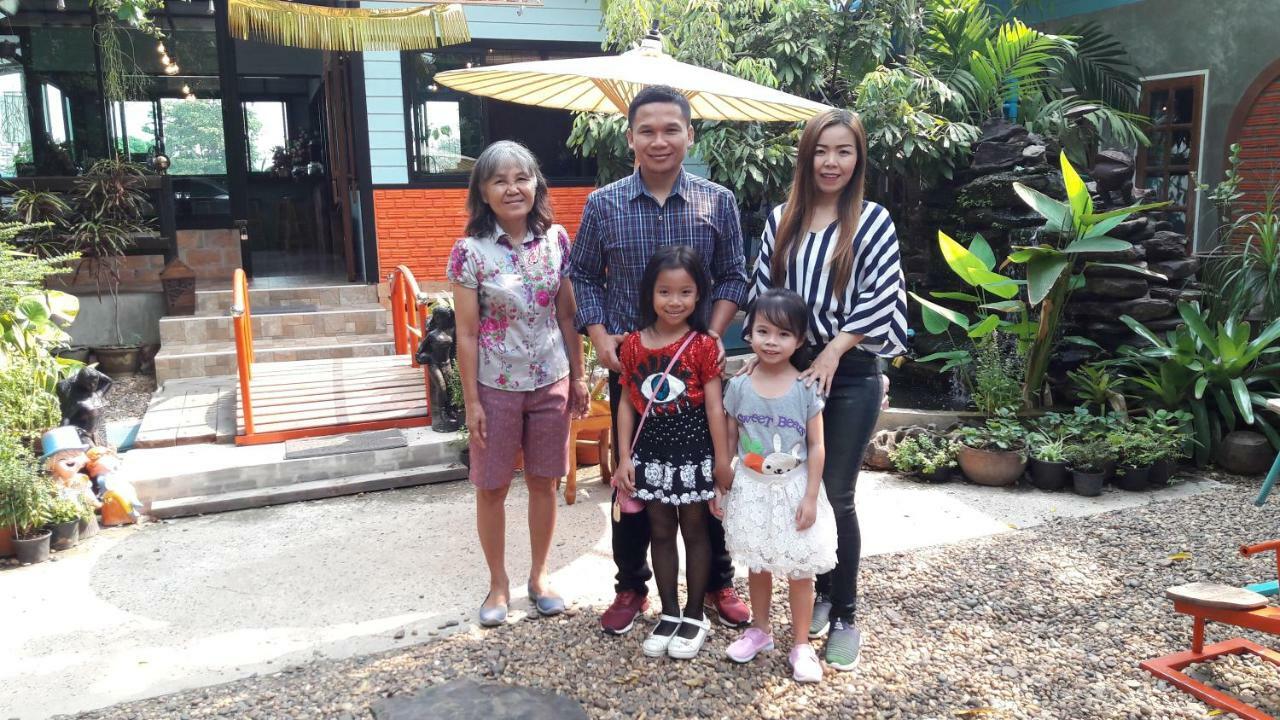 Sun Smile Hostel Ubon Ratchathani Exterior photo