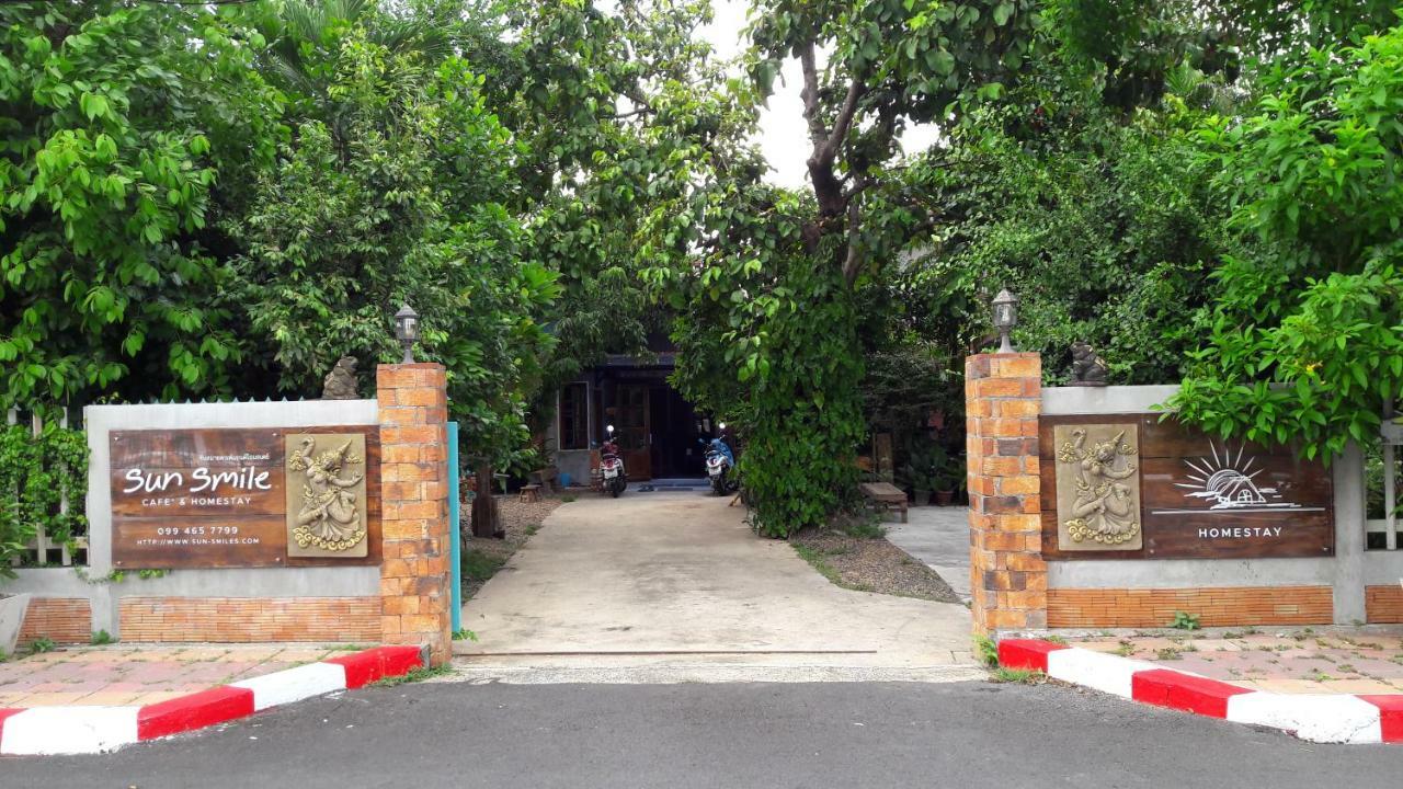Sun Smile Hostel Ubon Ratchathani Exterior photo