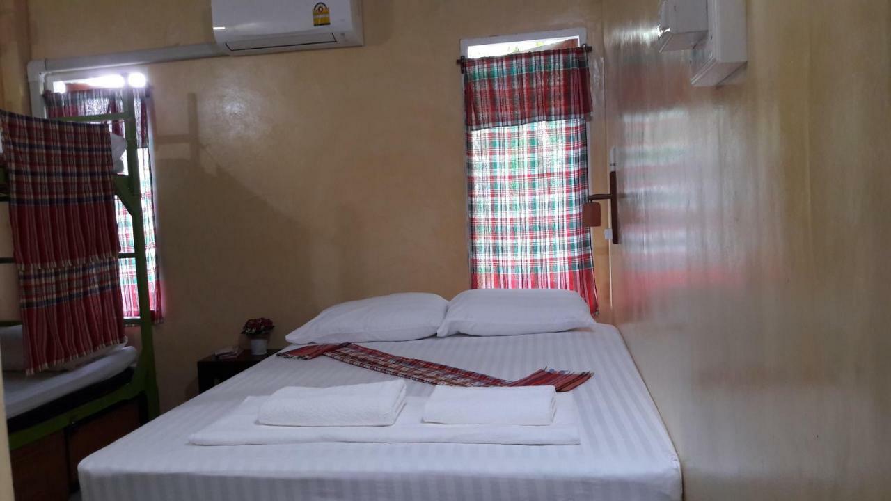Sun Smile Hostel Ubon Ratchathani Exterior photo