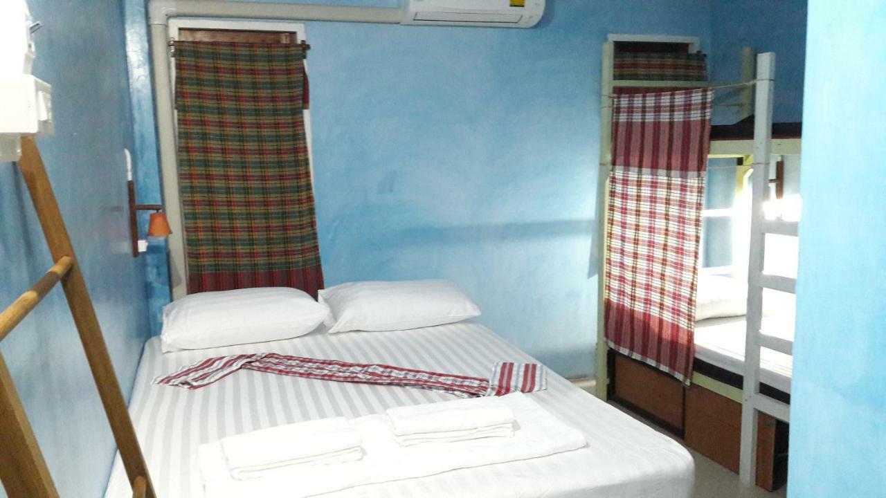 Sun Smile Hostel Ubon Ratchathani Exterior photo